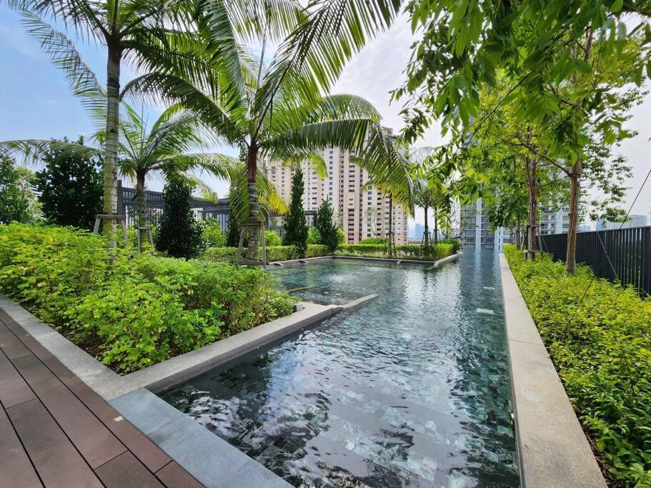 Pangsapuri The Play Suite@pano. Mrt. Free Parking. Self C/in *